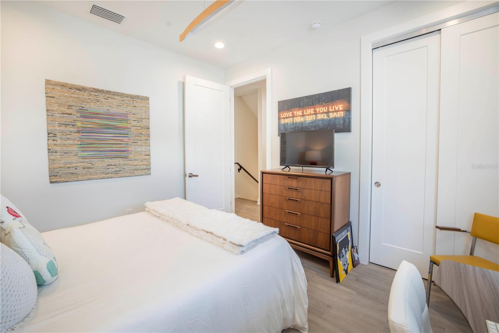 Image 16 of 51 For 536 4th Avenue S 3