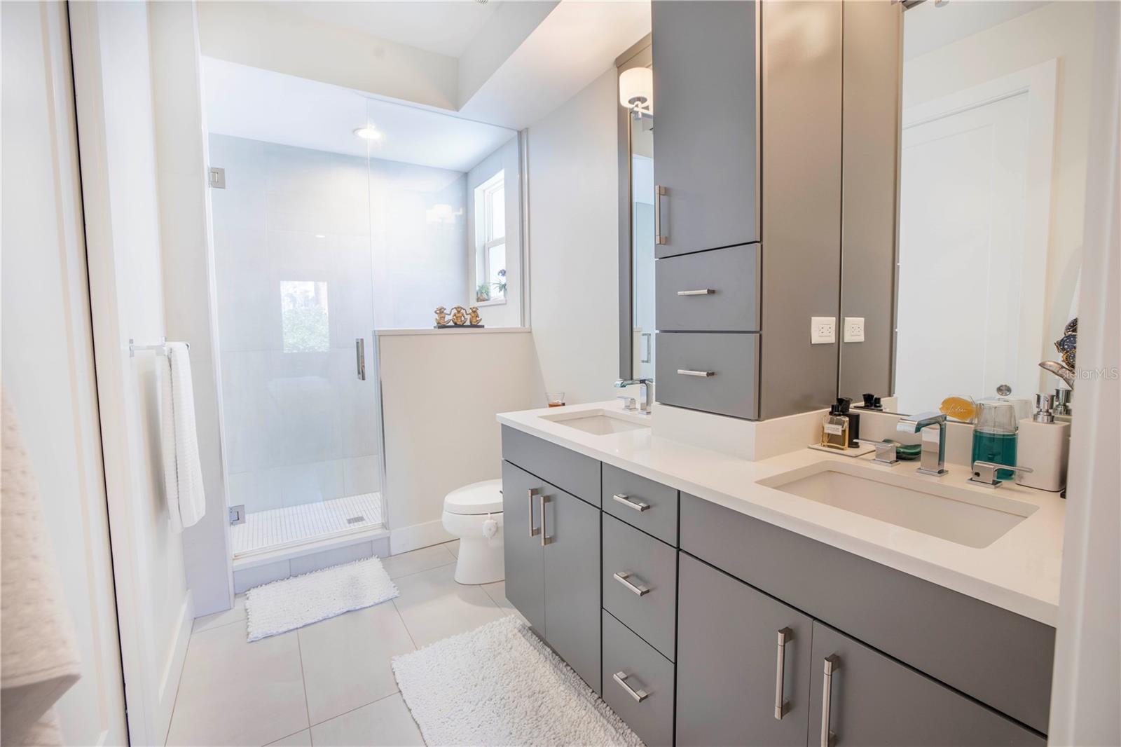 Image 23 of 51 For 536 4th Avenue S 3