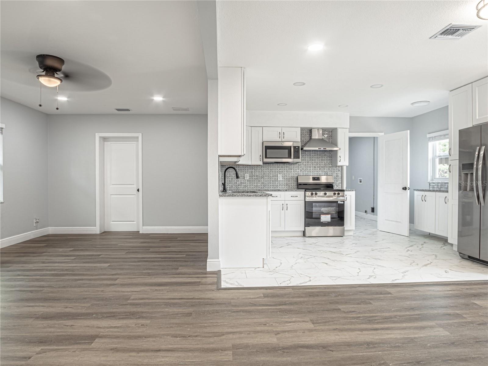 Image 5 of 32 For 4434 Cobia Drive