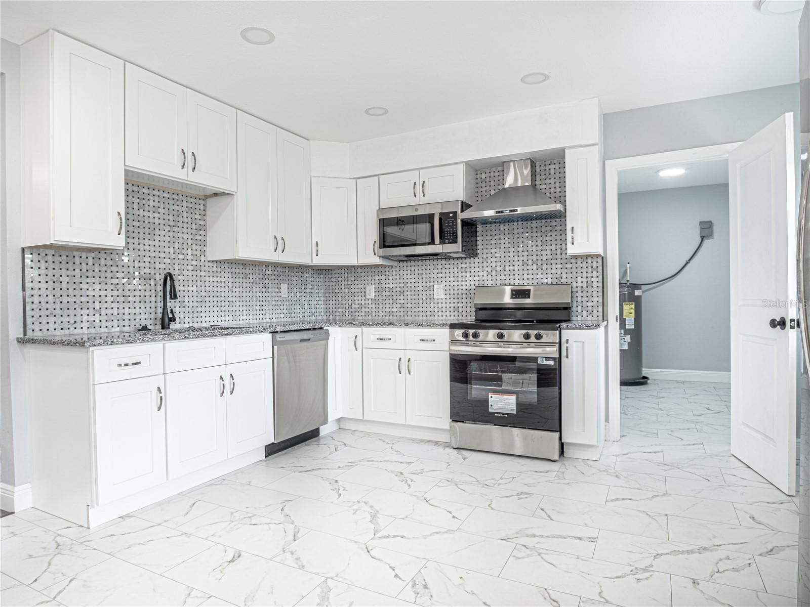 Image 7 of 32 For 4434 Cobia Drive