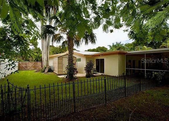 Image 18 of 20 For 1348 Woodmere Lane