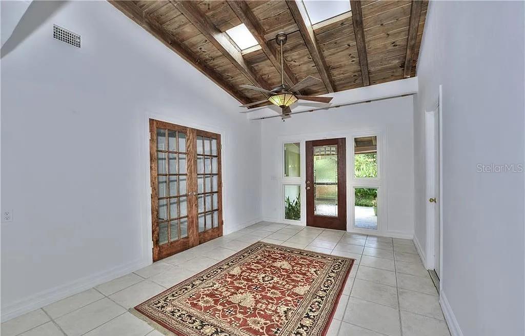 Image 3 of 20 For 1348 Woodmere Lane