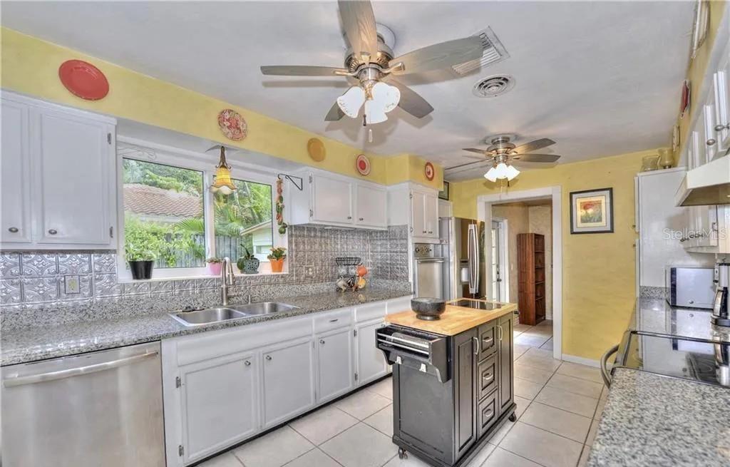 Image 4 of 20 For 1348 Woodmere Lane