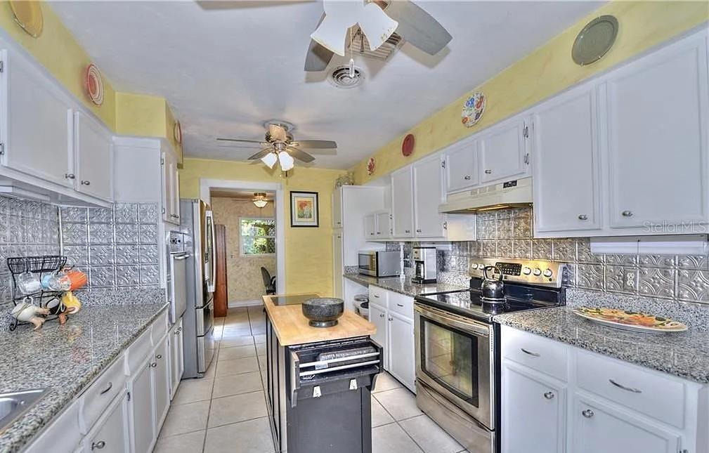 Image 5 of 20 For 1348 Woodmere Lane