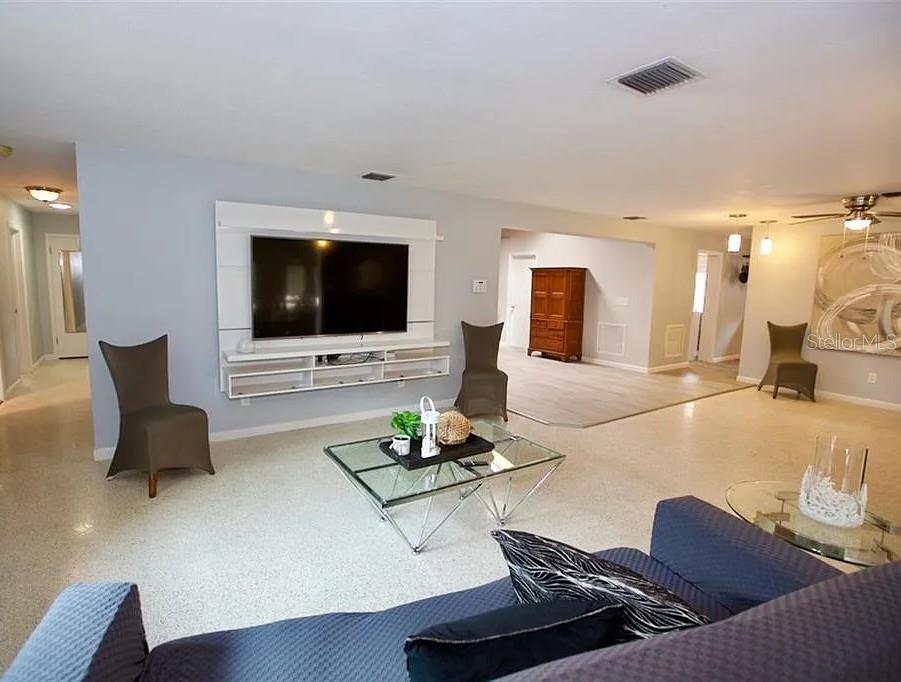 Image 6 of 20 For 1348 Woodmere Lane