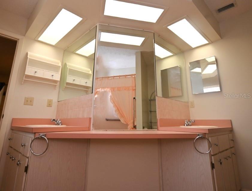 Image 21 of 48 For 5250 Little Green Lane