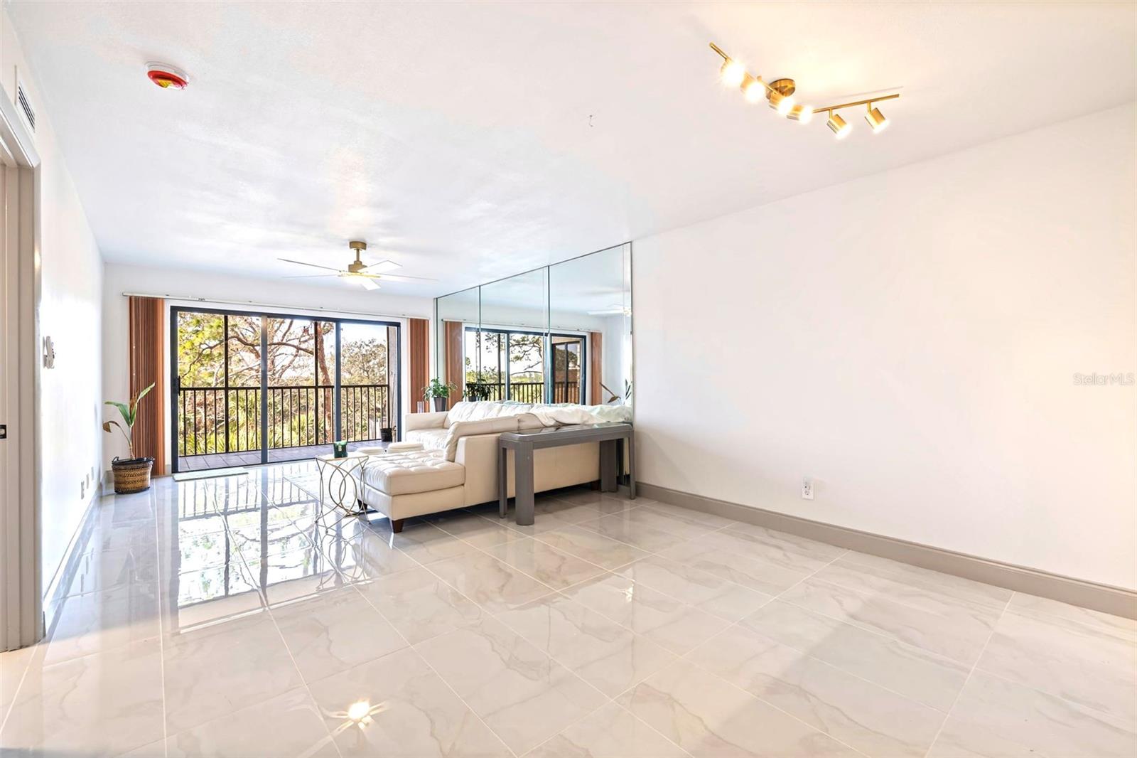 Image 14 of 72 For 5400 Park Street N 209