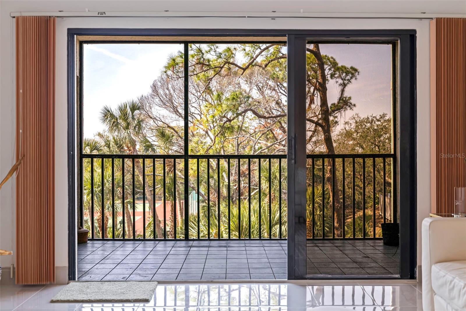 Image 16 of 72 For 5400 Park Street N 209