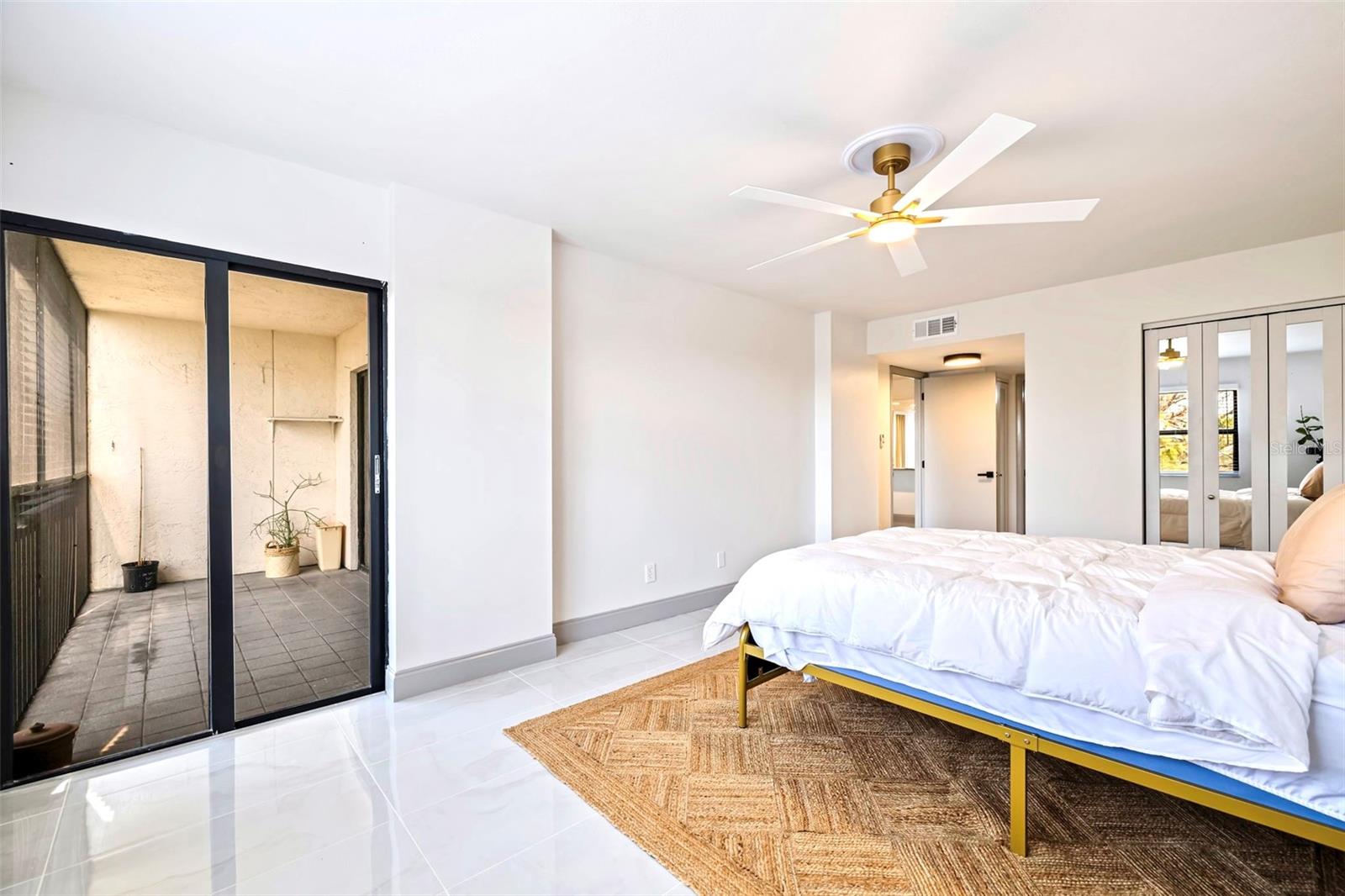 Image 29 of 72 For 5400 Park Street N 209