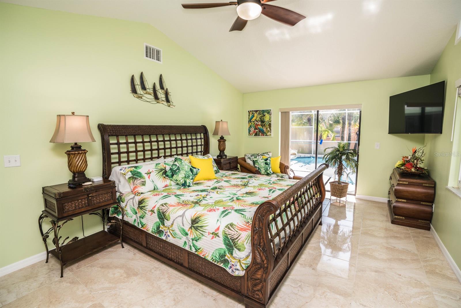 Image 24 of 45 For 917 Golf Island Drive