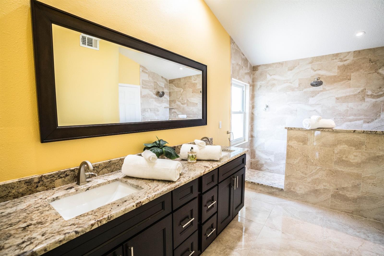 Image 30 of 45 For 917 Golf Island Drive