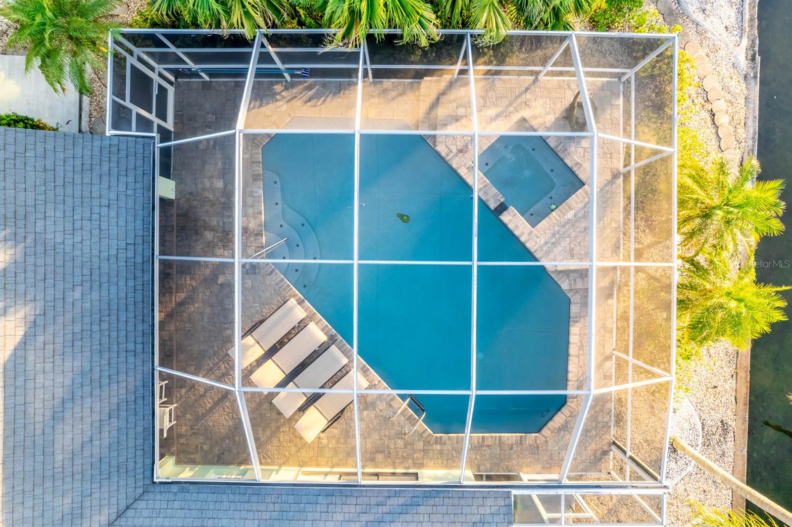 Image 32 of 45 For 917 Golf Island Drive