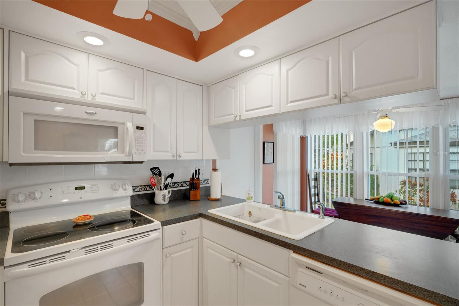 Image 19 of 81 For 3681 Ridgemont Court