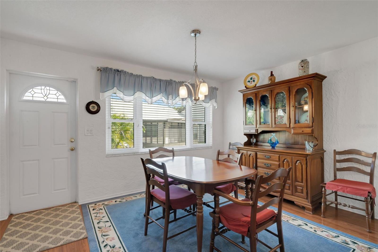 Image 9 of 81 For 3681 Ridgemont Court