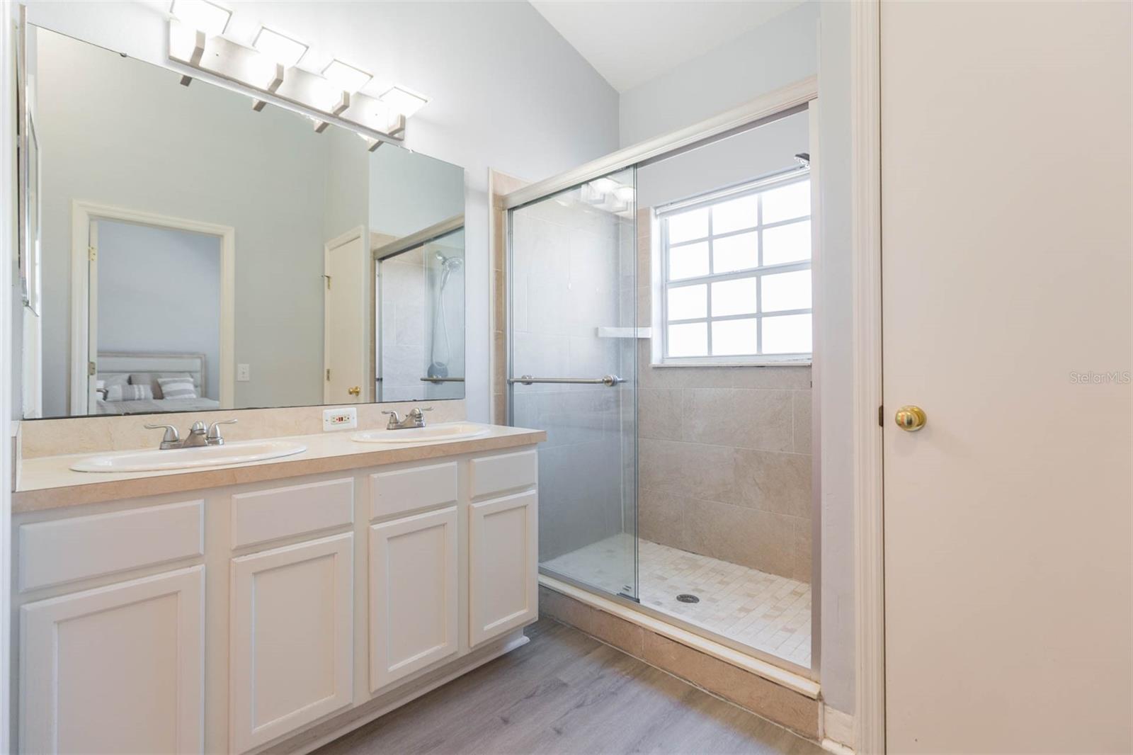 Image 20 of 27 For 10020 Tate Lane