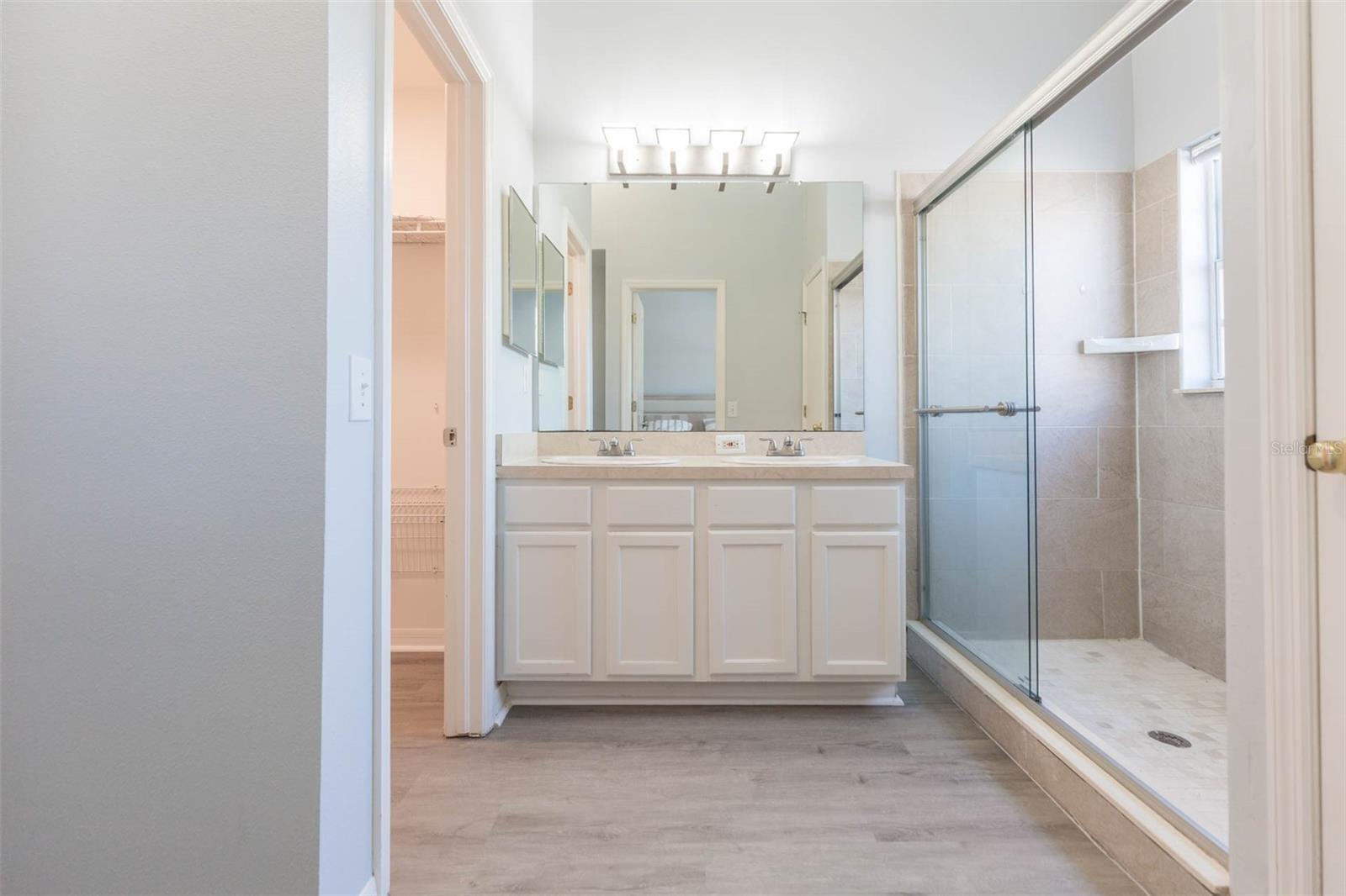 Image 21 of 27 For 10020 Tate Lane