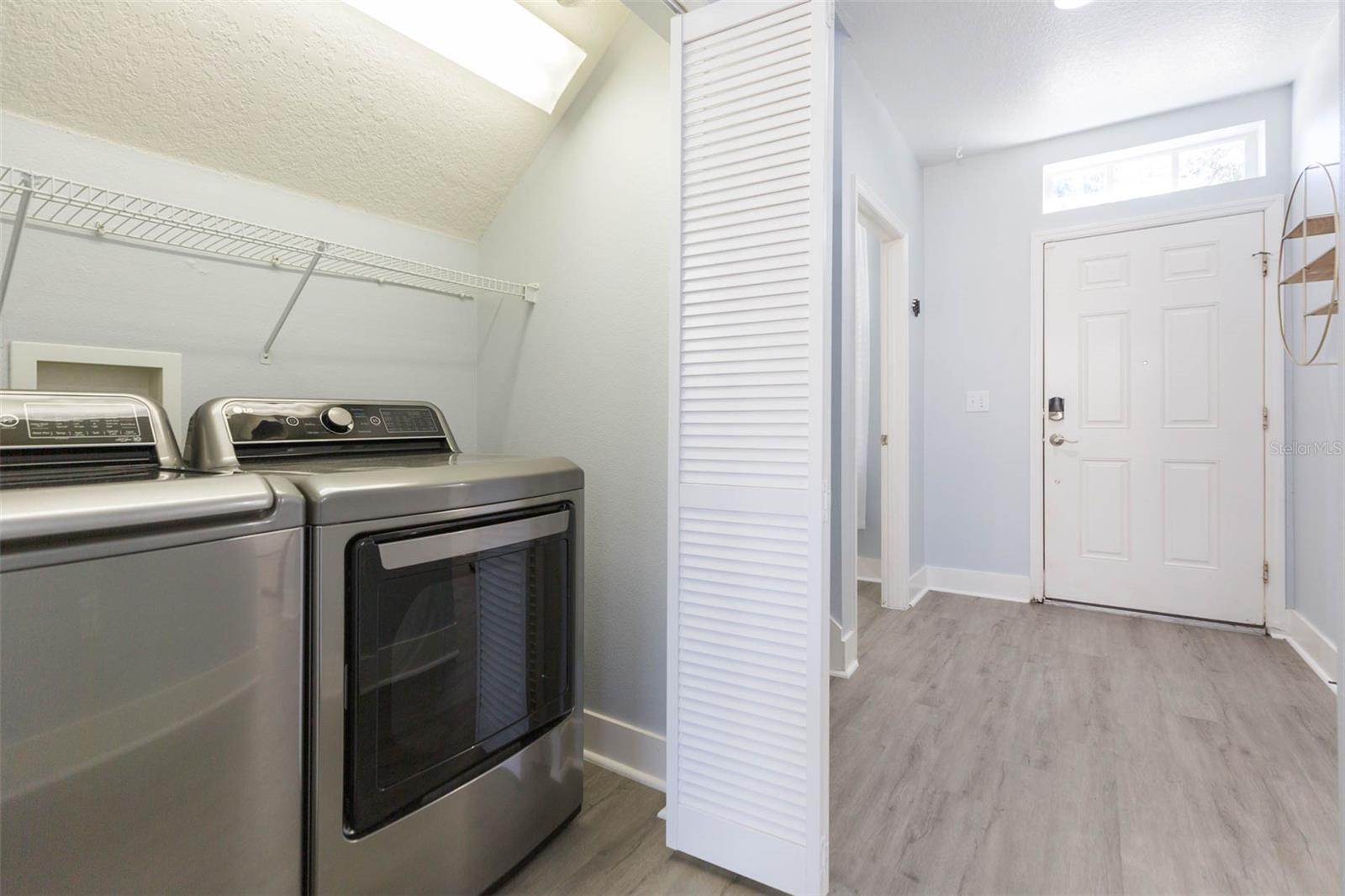 Image 4 of 27 For 10020 Tate Lane