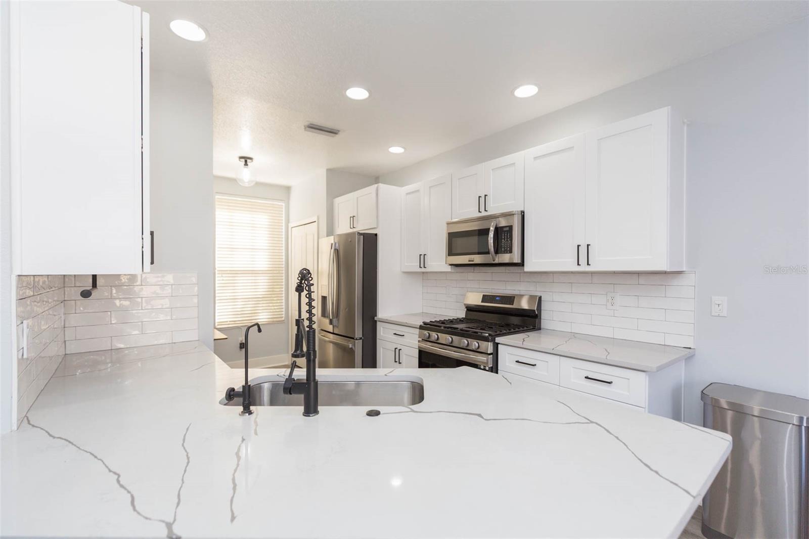 Image 6 of 27 For 10020 Tate Lane