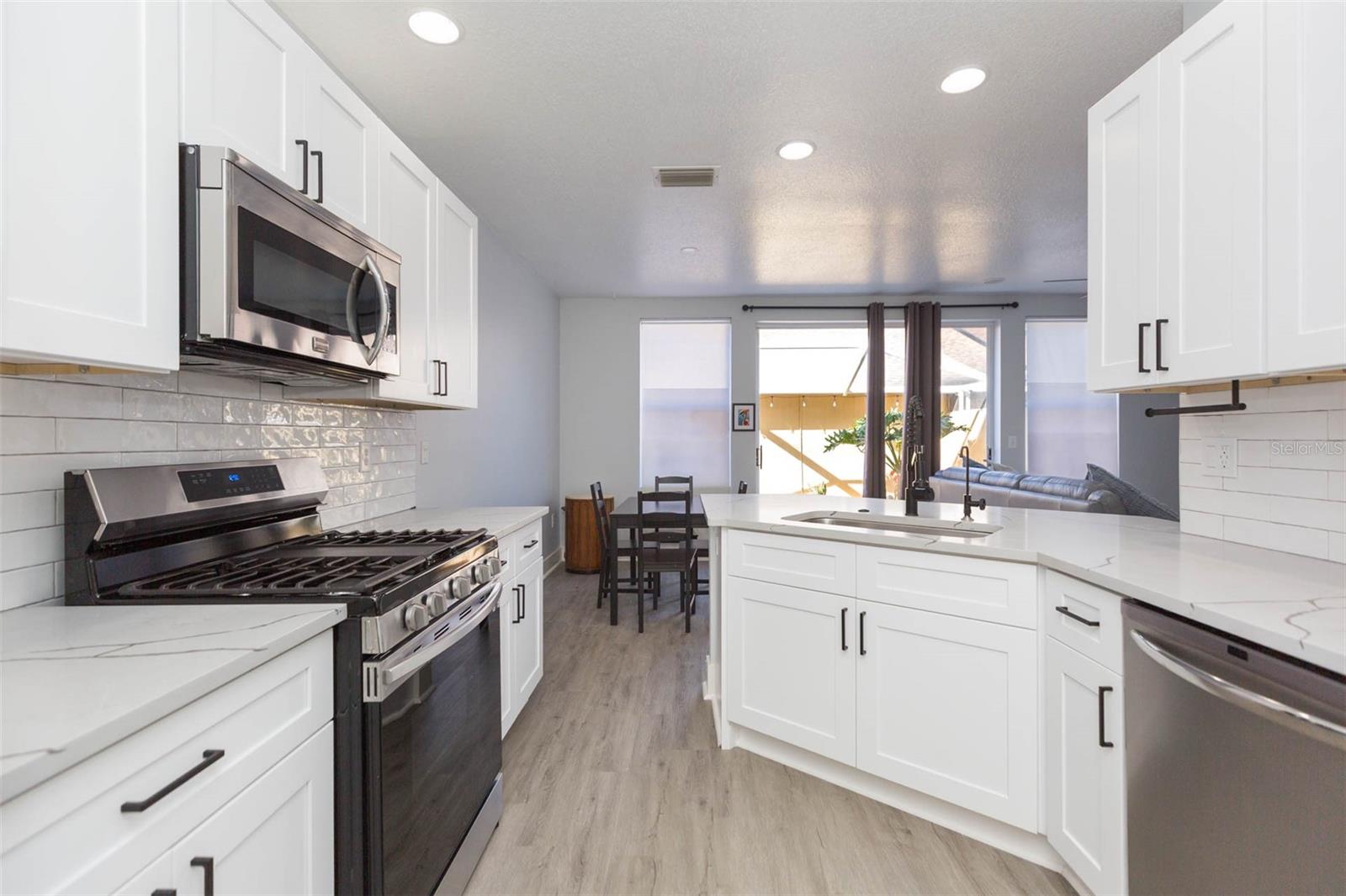 Image 8 of 27 For 10020 Tate Lane