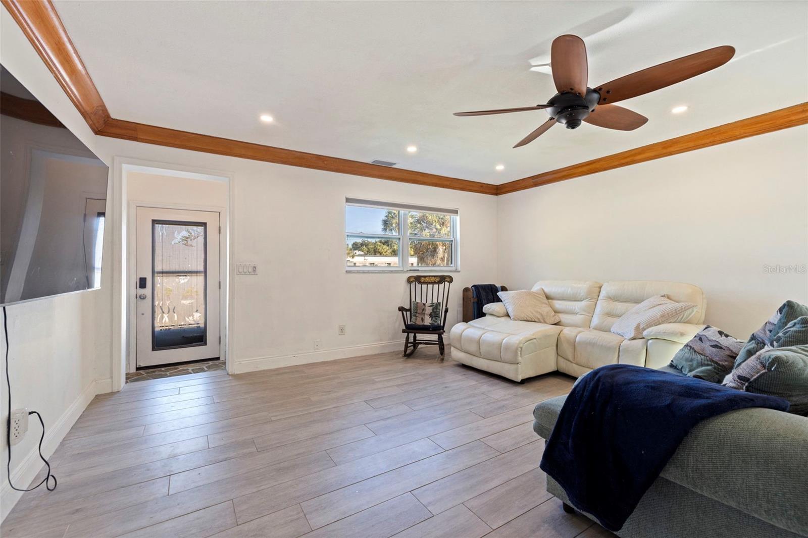 Image 10 of 43 For 5322 25th Avenue S