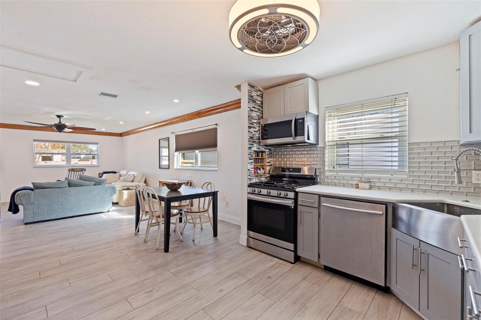 Image 16 of 43 For 5322 25th Avenue S