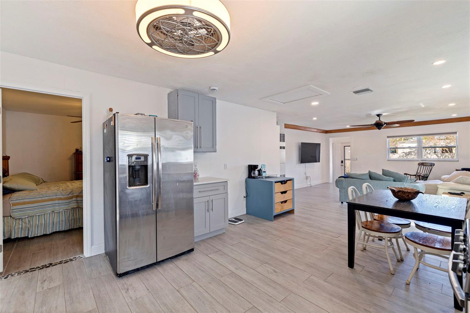 Image 17 of 43 For 5322 25th Avenue S