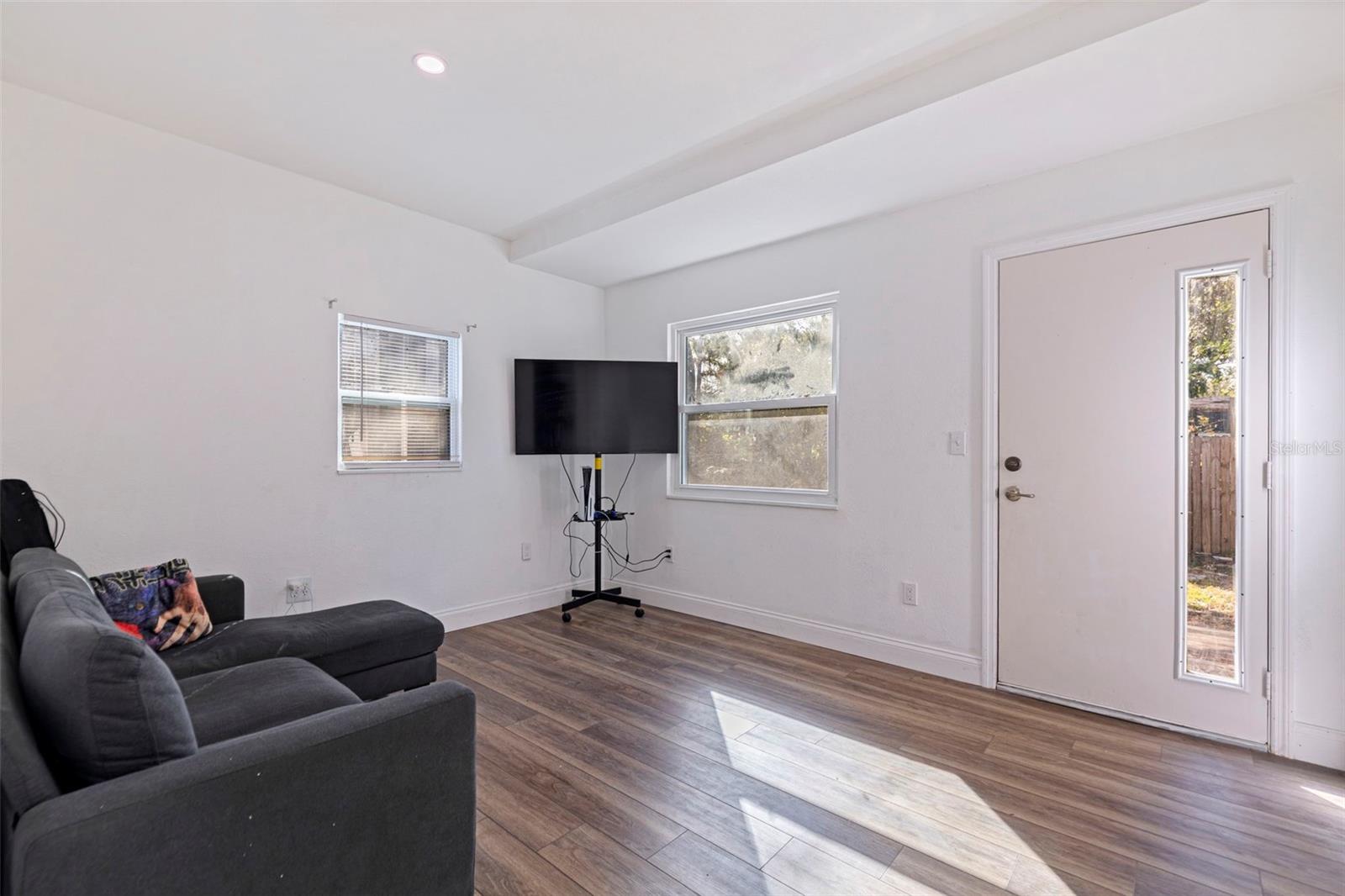 Image 18 of 43 For 5322 25th Avenue S