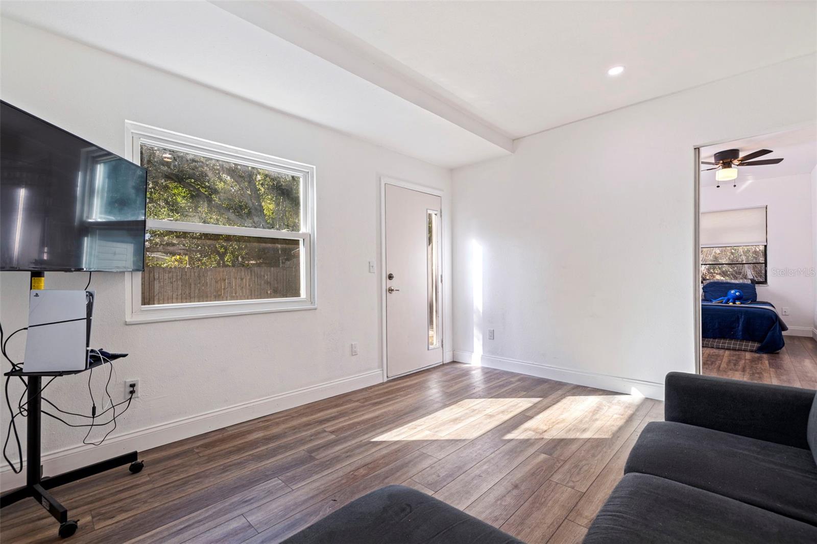 Image 19 of 43 For 5322 25th Avenue S