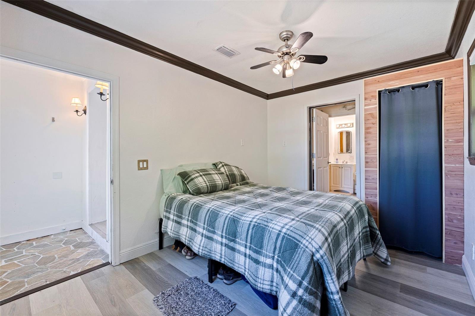 Image 24 of 43 For 5322 25th Avenue S