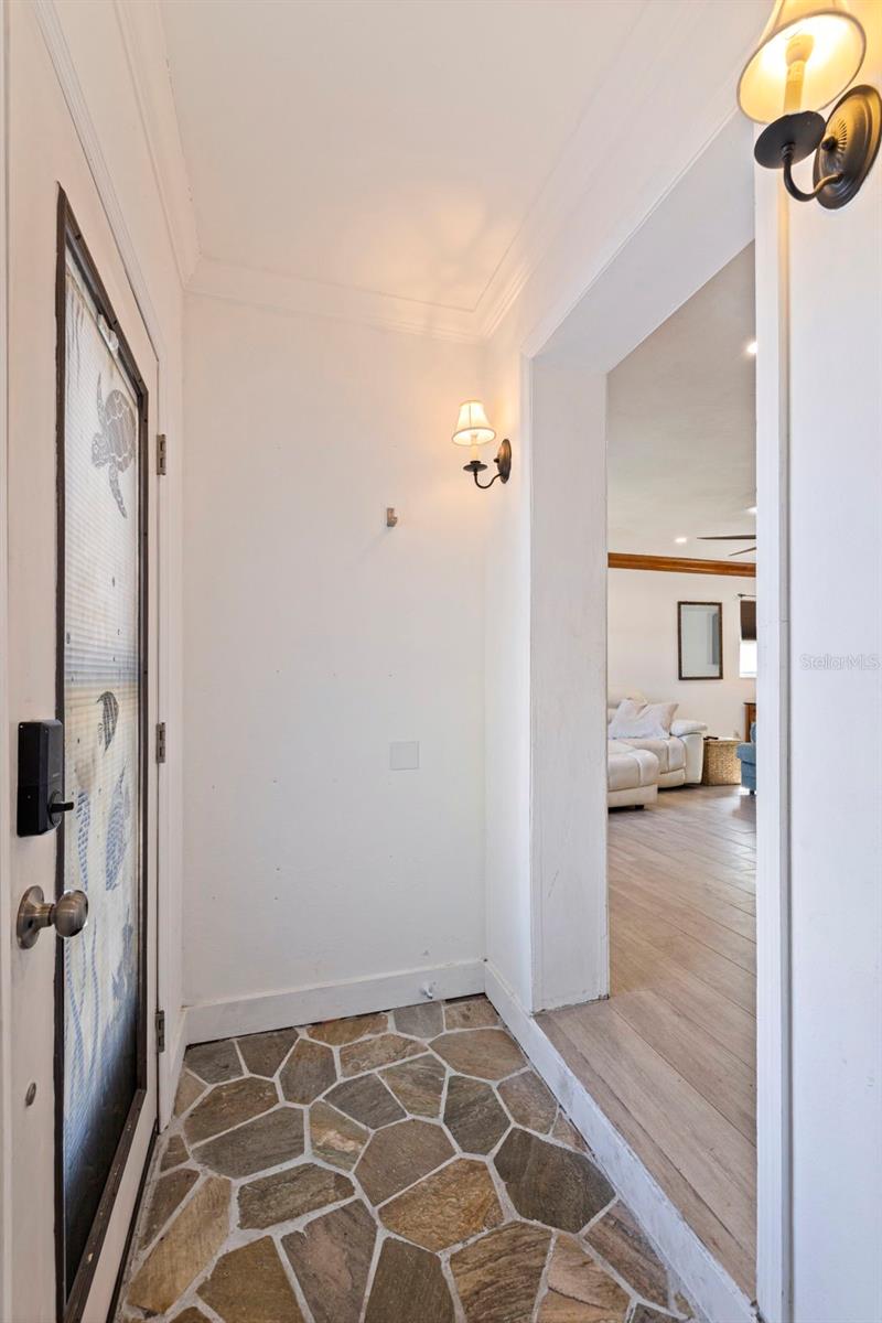 Image 6 of 43 For 5322 25th Avenue S