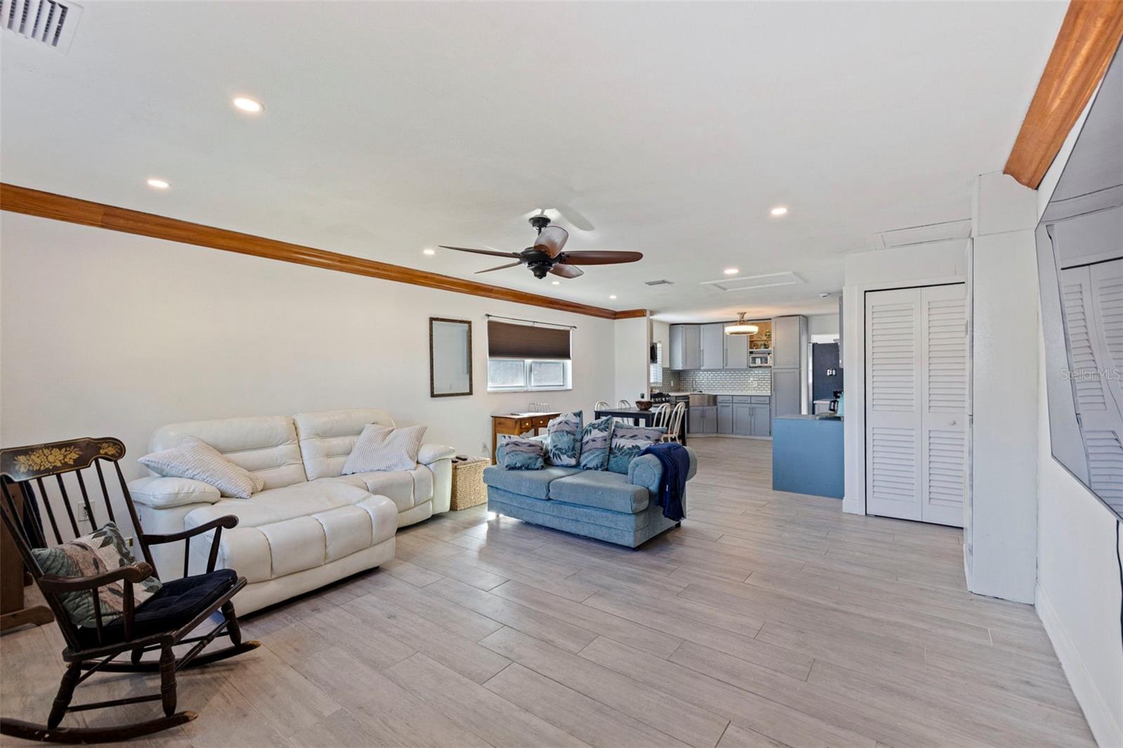 Image 7 of 43 For 5322 25th Avenue S