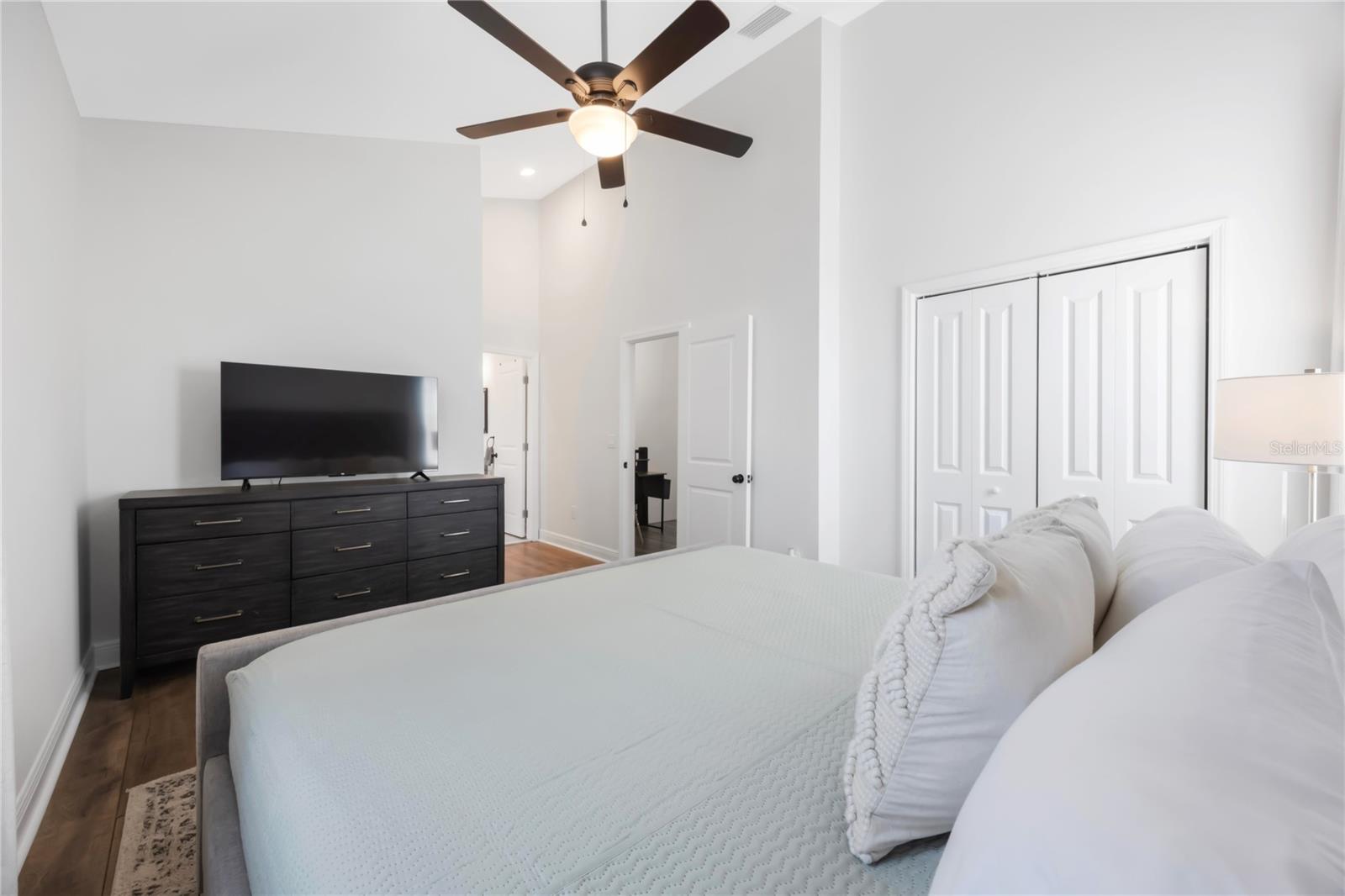 Image 24 of 68 For 707 Disston Avenue