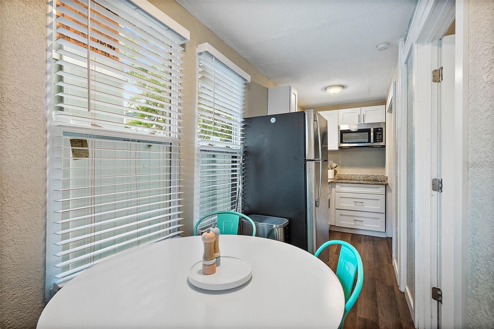 Image 11 of 38 For 623 Mound Park Way S