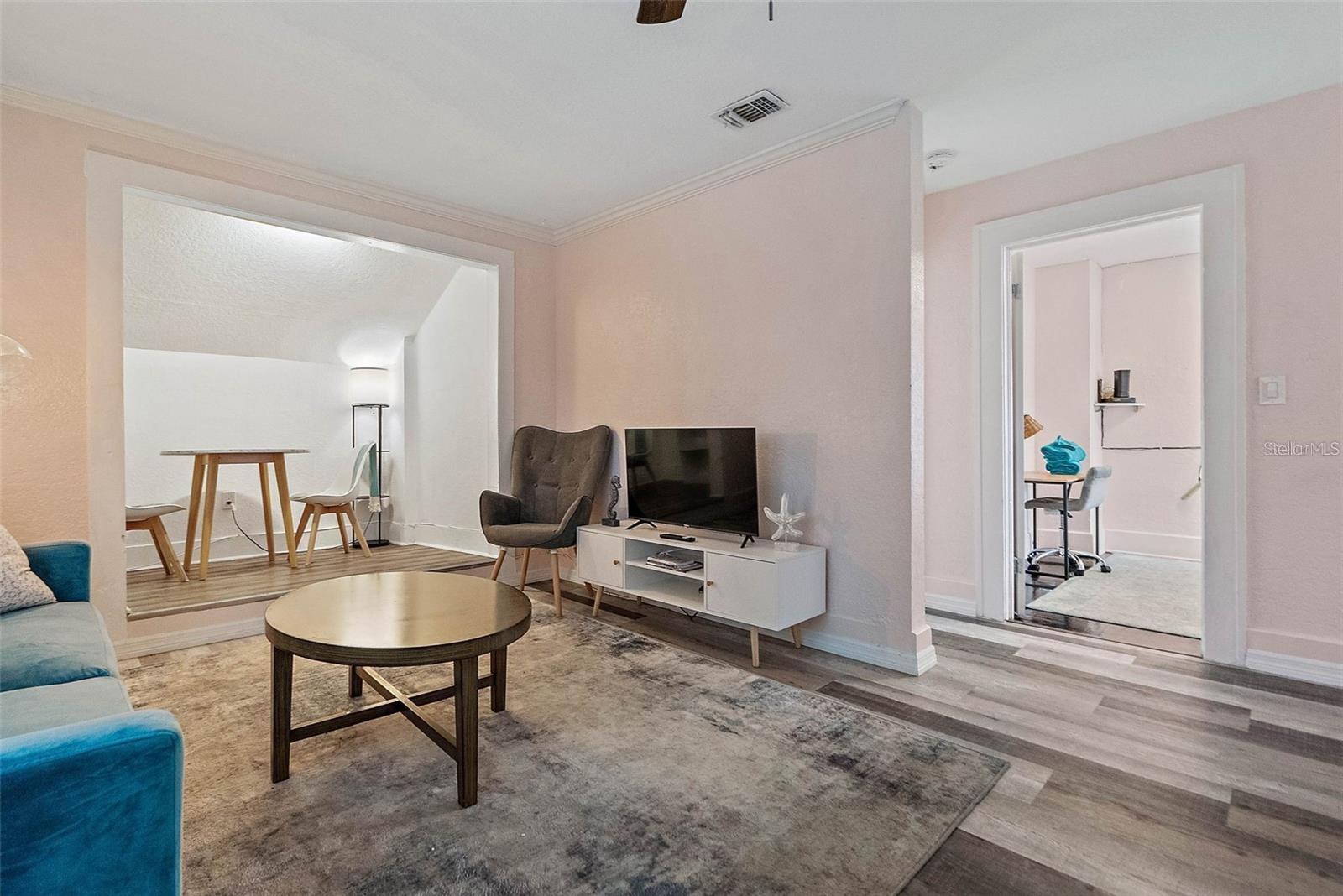 Image 20 of 38 For 623 Mound Park Way S