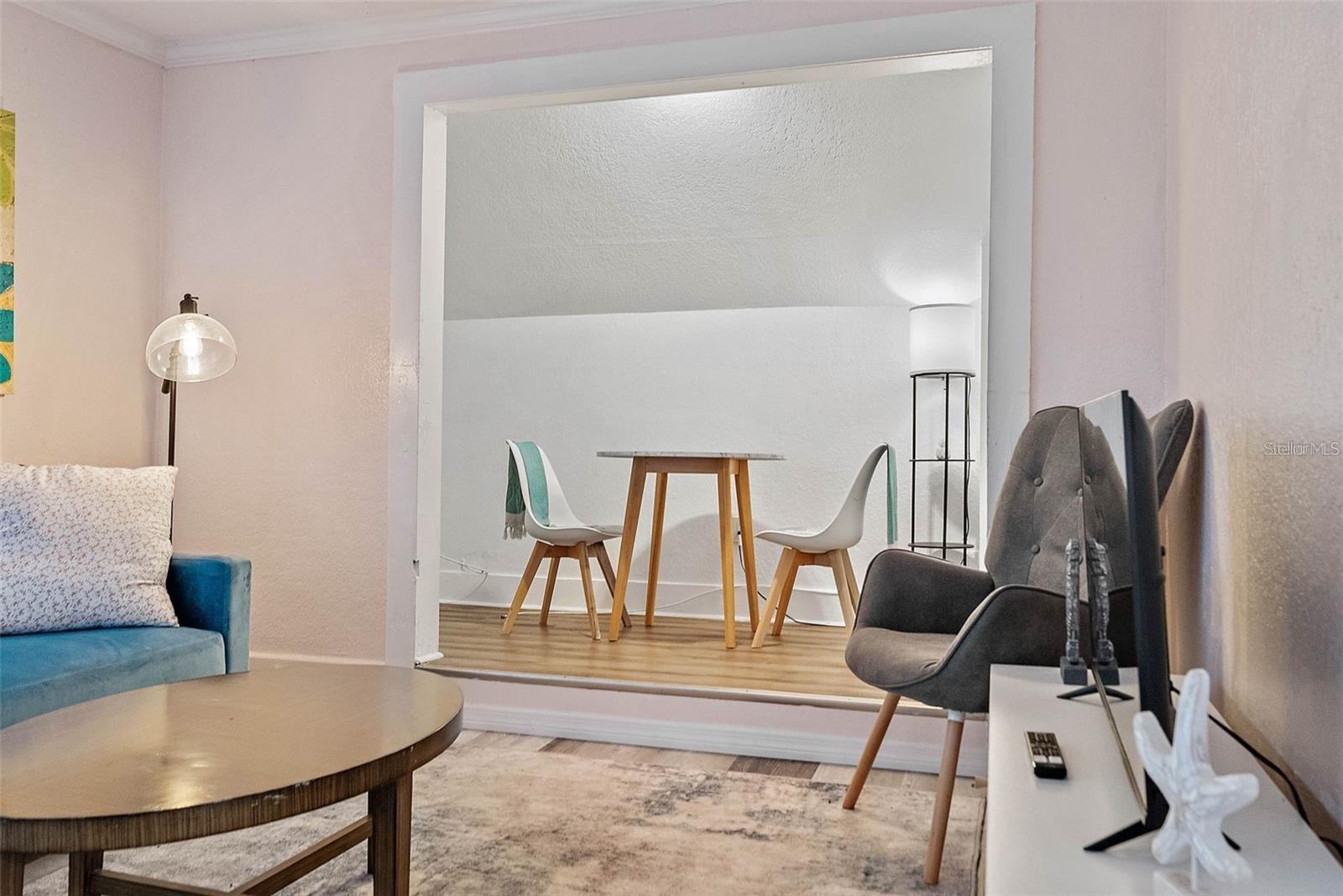 Image 21 of 38 For 623 Mound Park Way S