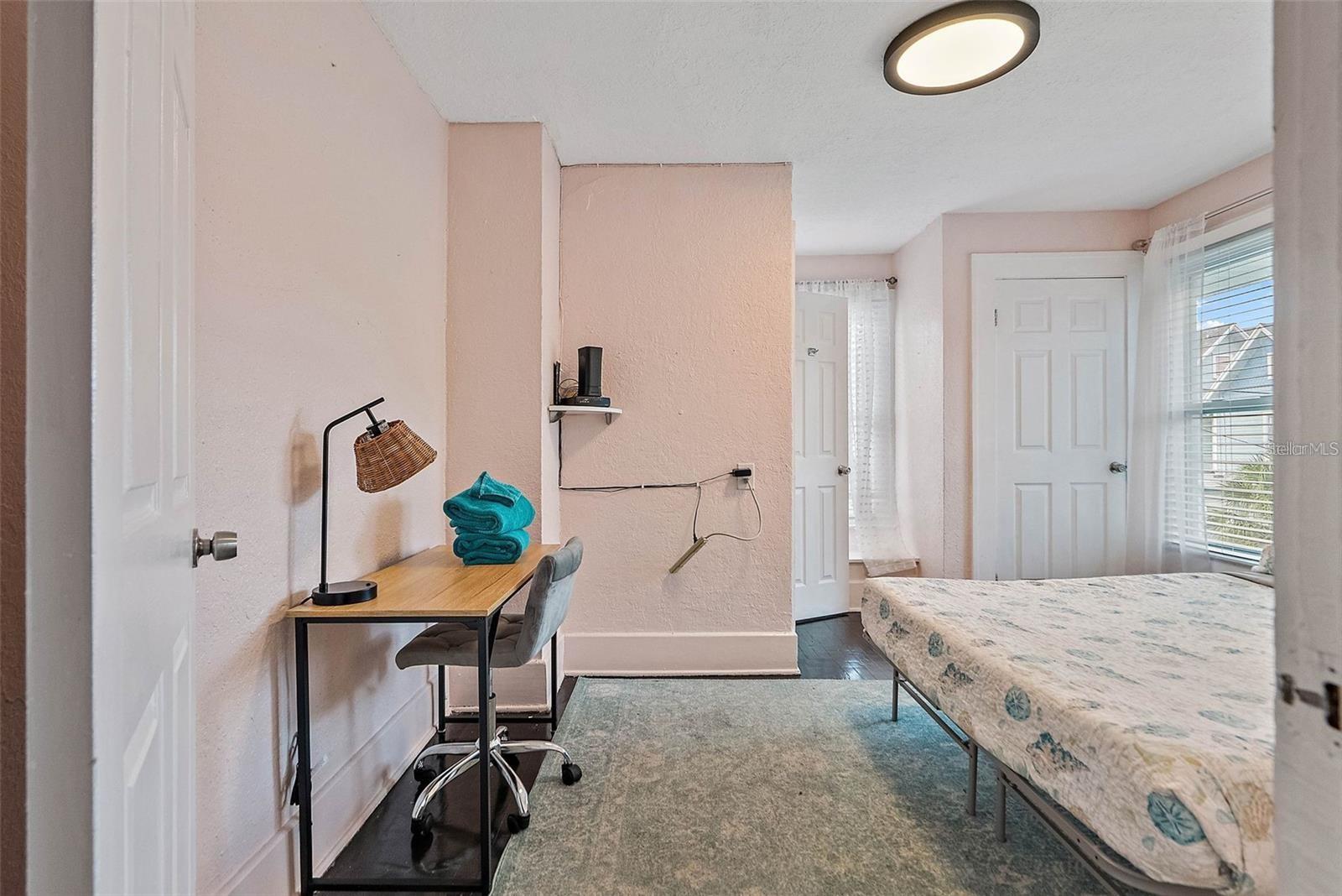 Image 25 of 38 For 623 Mound Park Way S