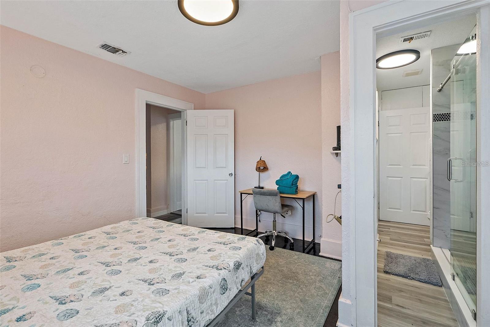 Image 26 of 38 For 623 Mound Park Way S