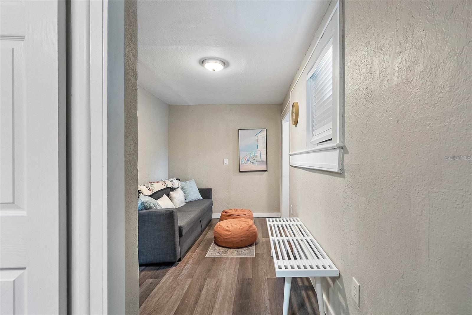 Image 3 of 38 For 623 Mound Park Way S