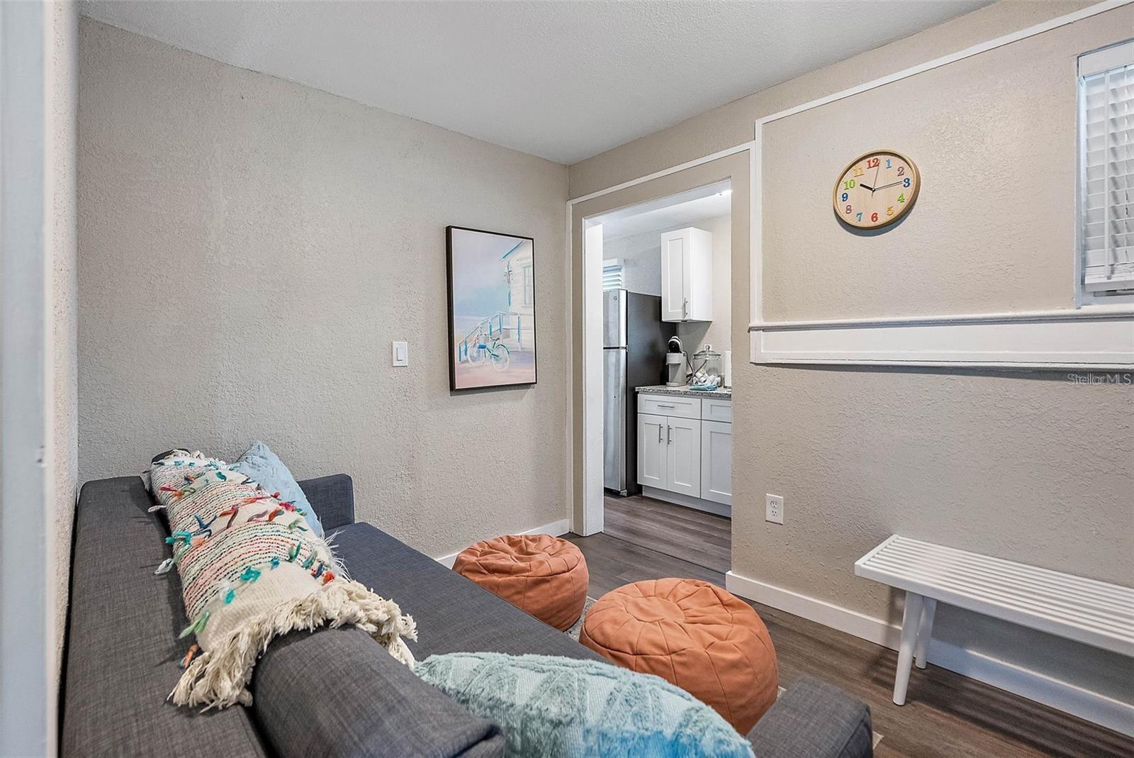 Image 6 of 38 For 623 Mound Park Way S