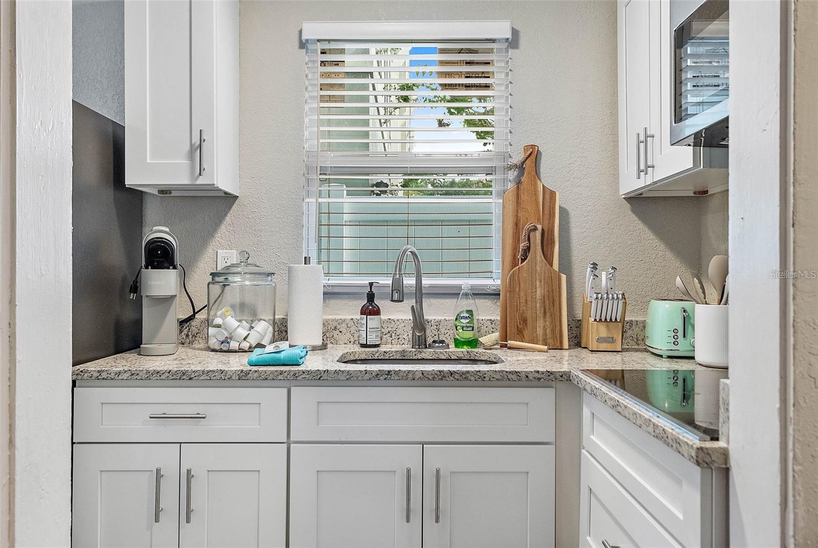 Image 8 of 38 For 623 Mound Park Way S