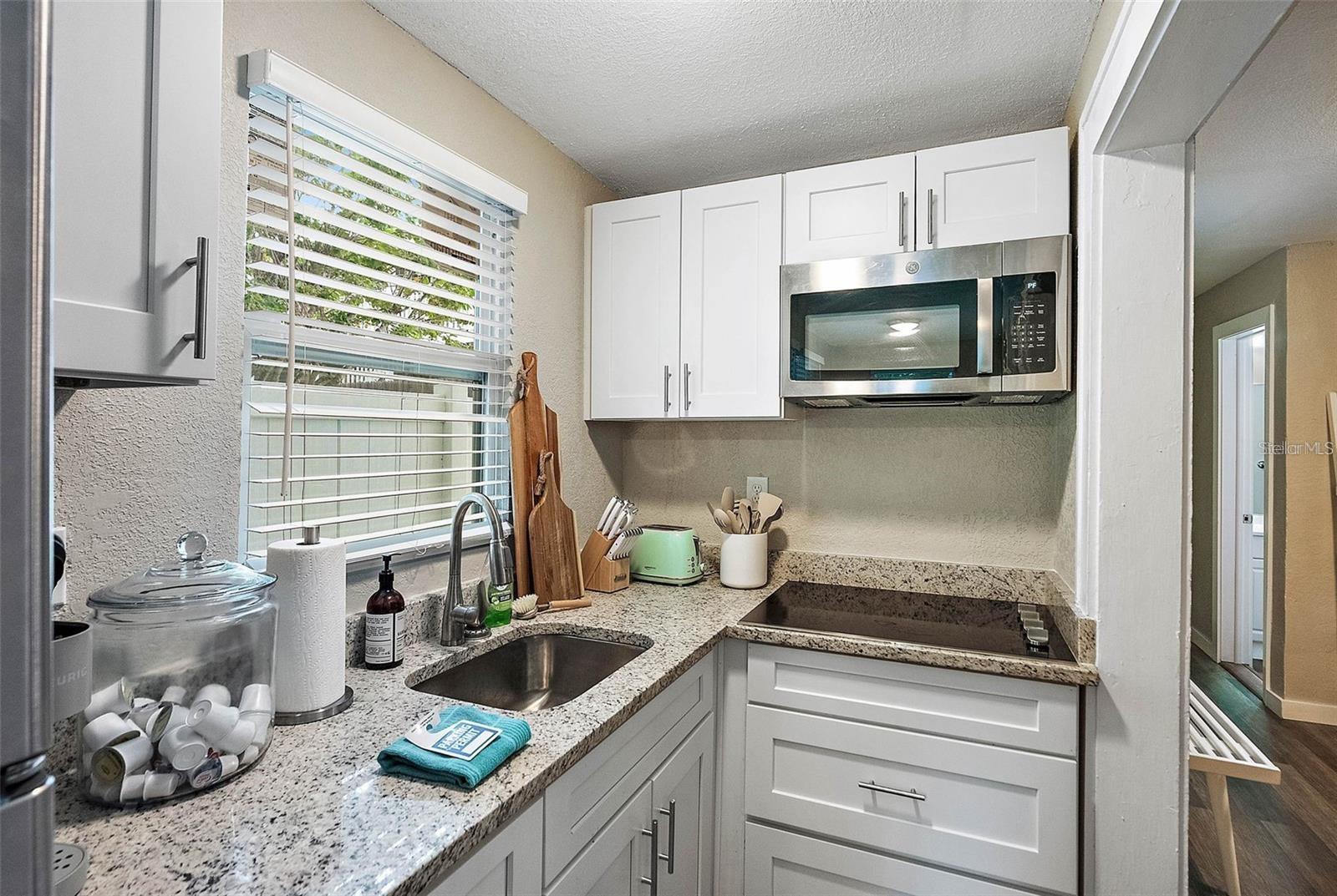 Image 9 of 38 For 623 Mound Park Way S