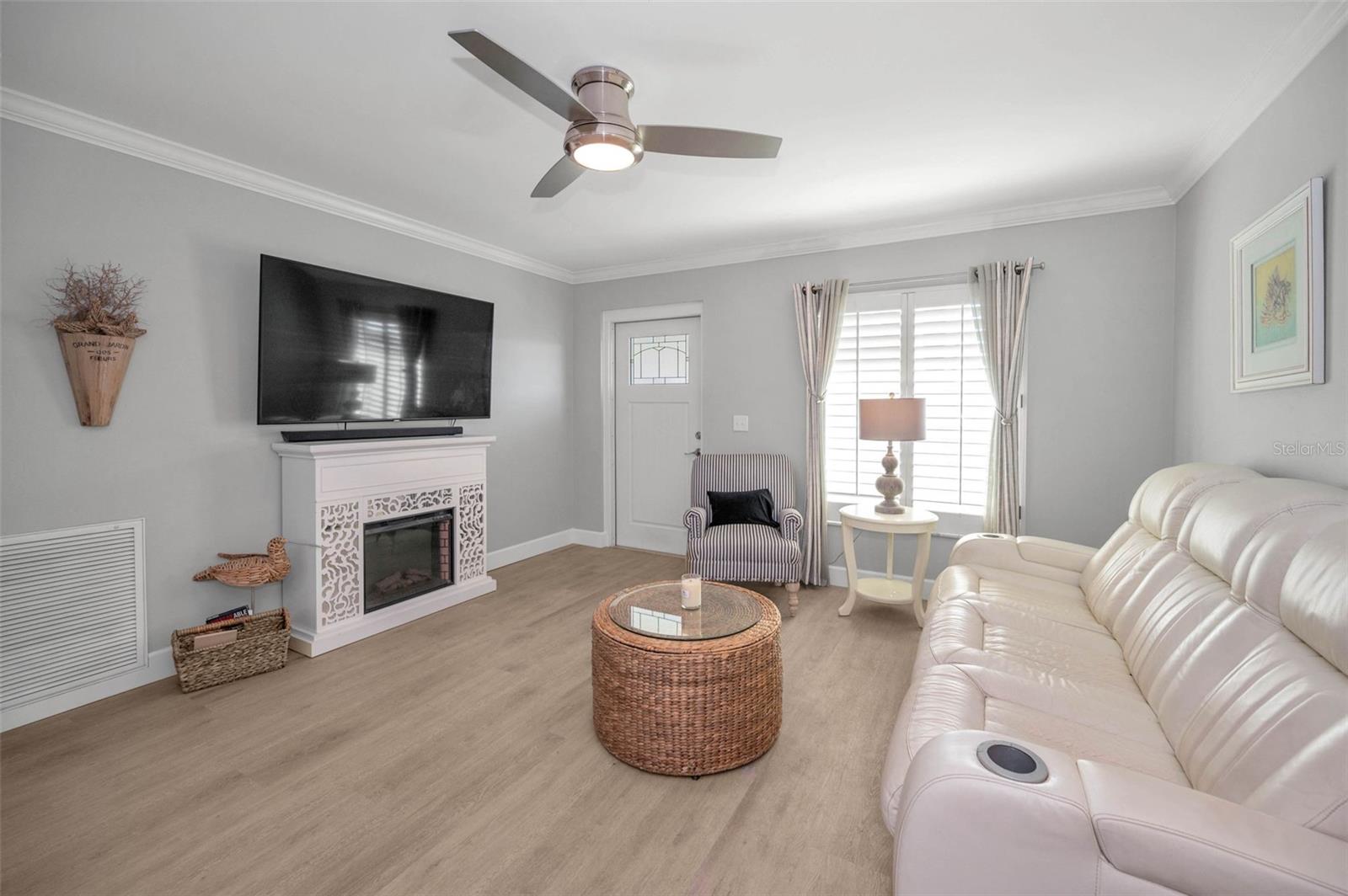 Image 16 of 49 For 4191 50th Avenue S