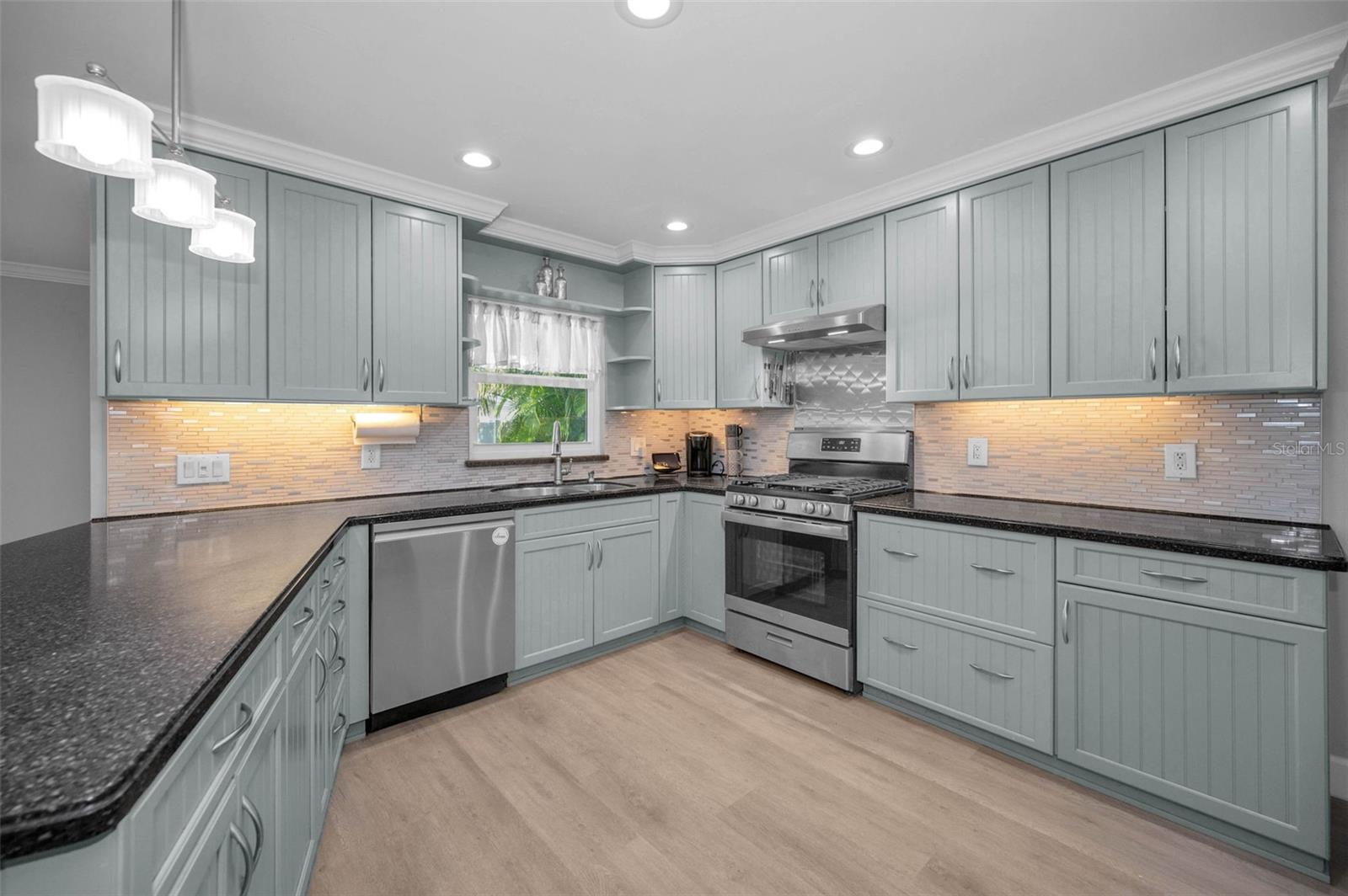 Image 5 of 49 For 4191 50th Avenue S