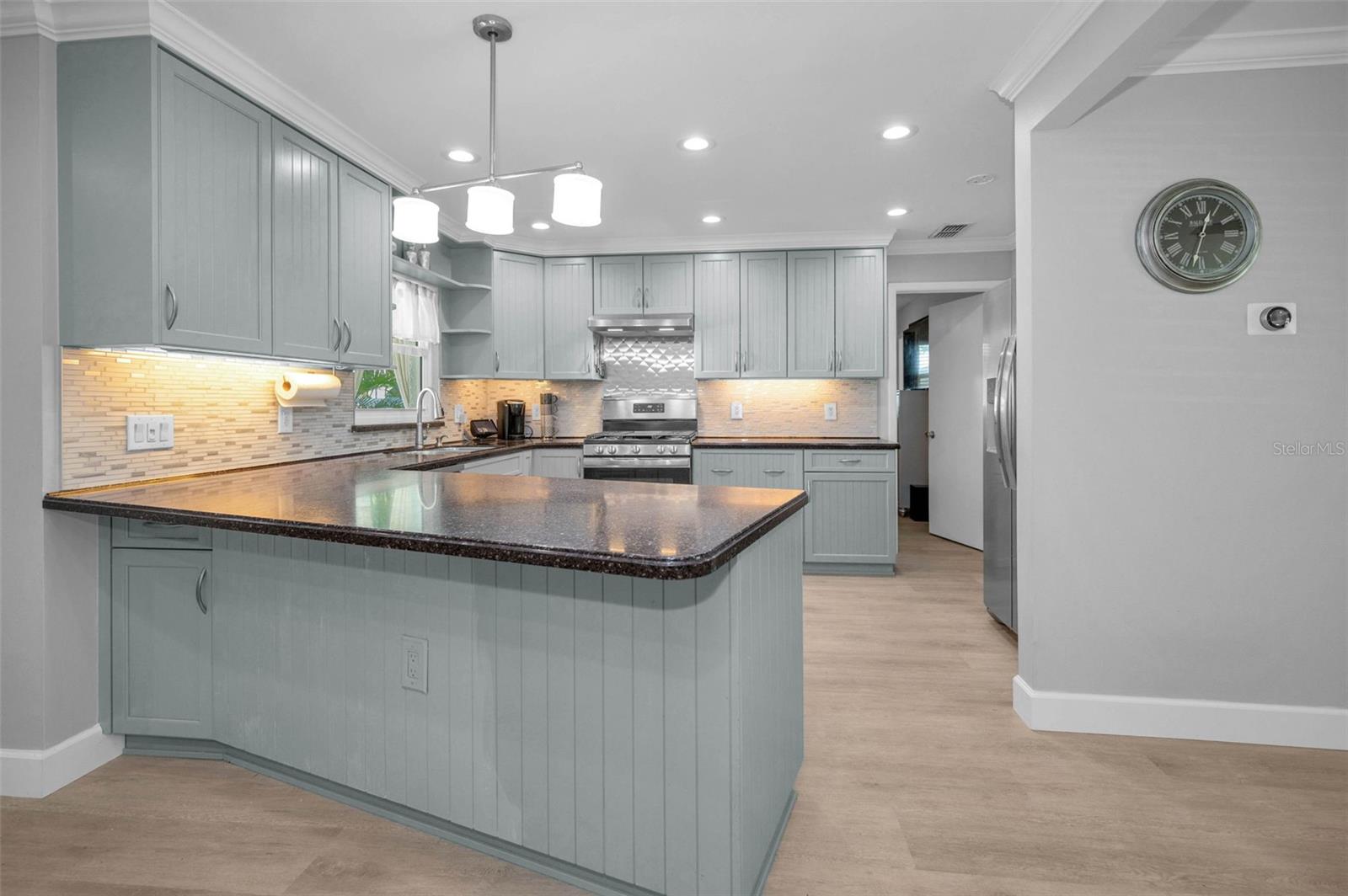 Image 6 of 49 For 4191 50th Avenue S