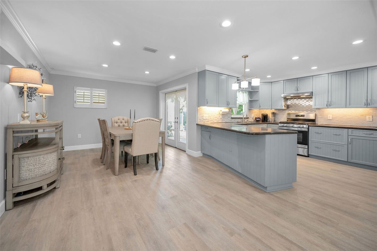 Image 9 of 49 For 4191 50th Avenue S