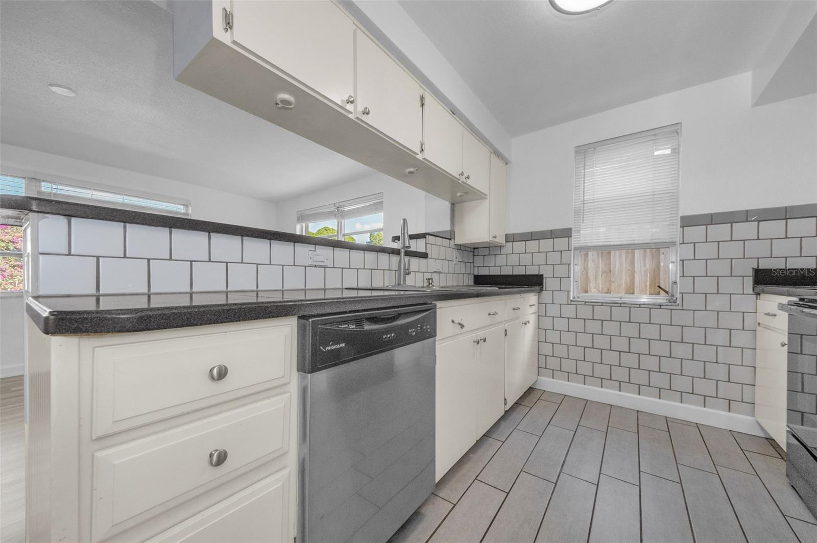 Image 18 of 44 For 5705 Mariposa Drive