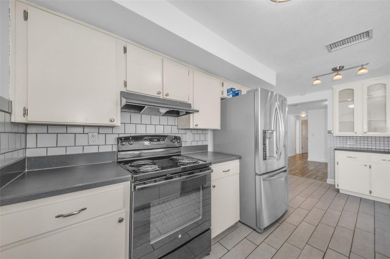 Image 20 of 44 For 5705 Mariposa Drive