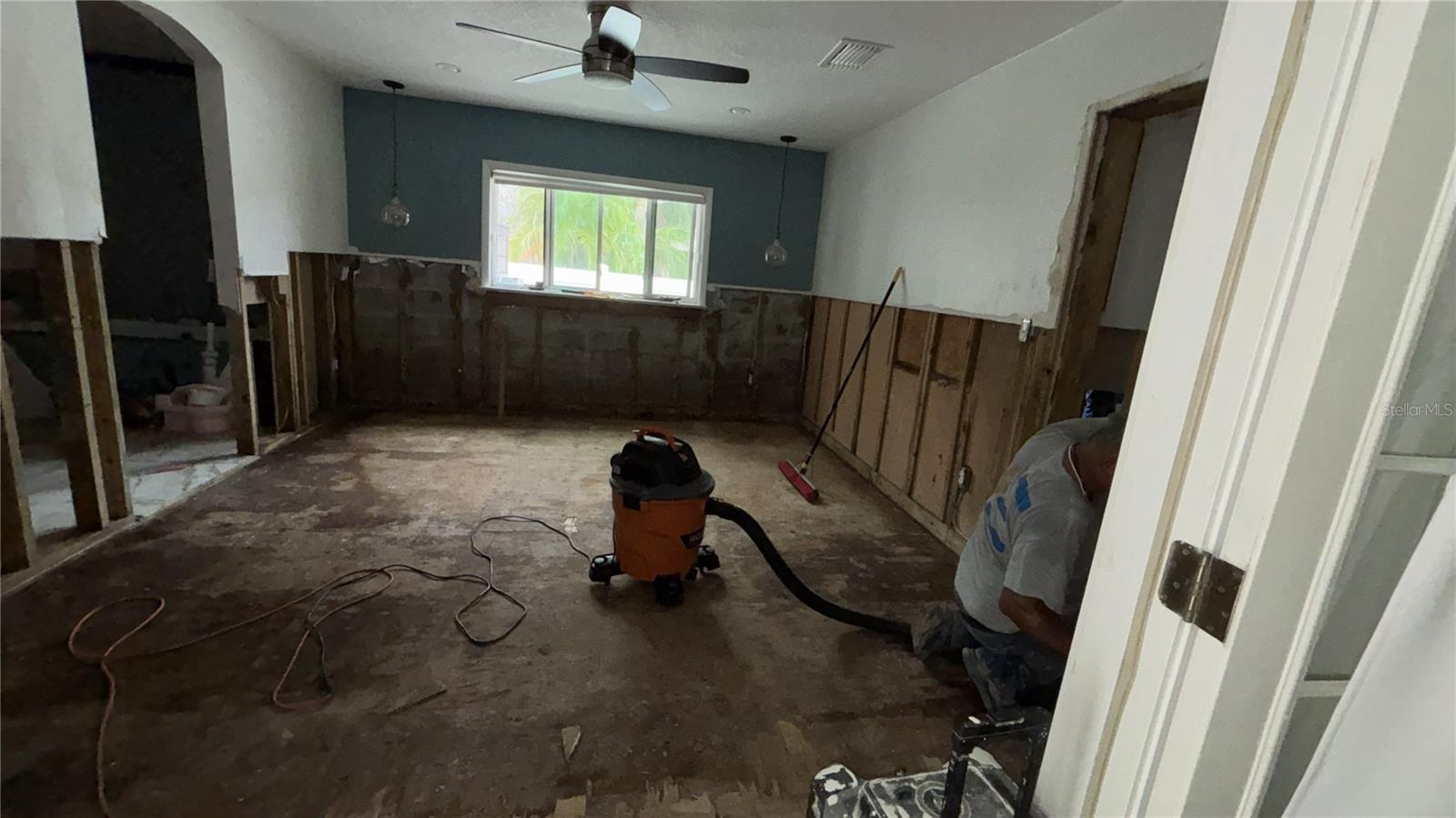 Image 9 of 14 For 2927 Alline Avenue