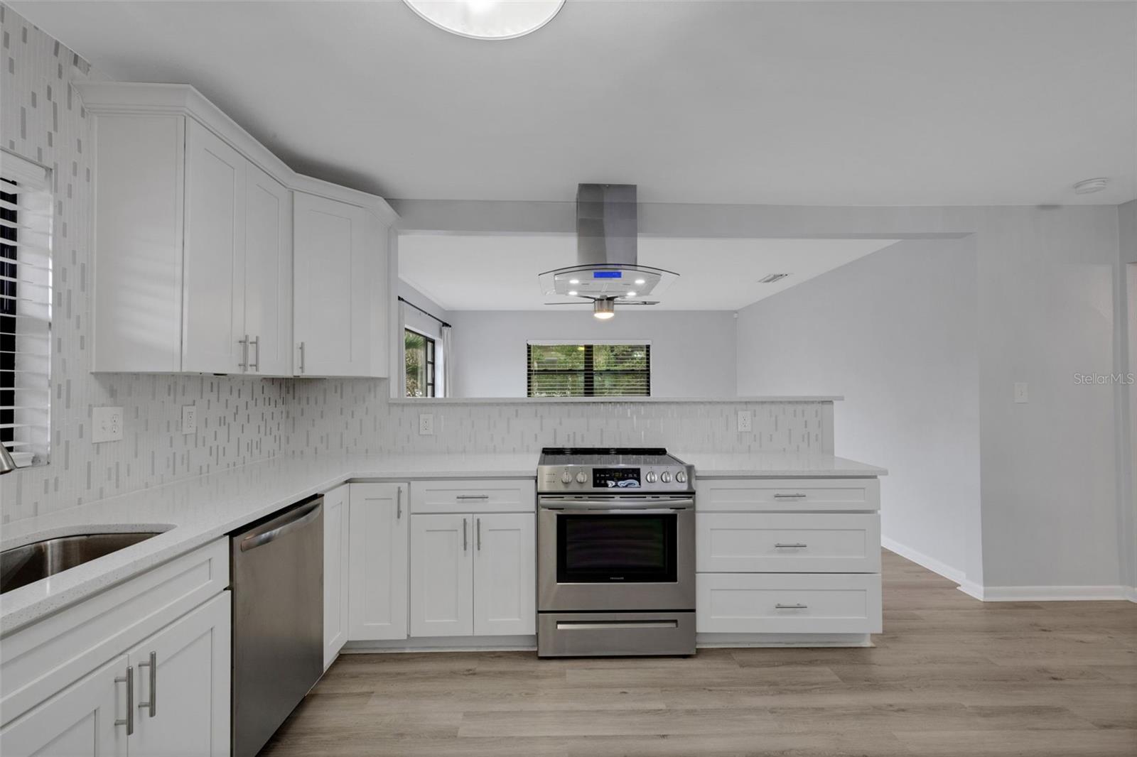 Image 13 of 59 For 918 Kentucky Avenue