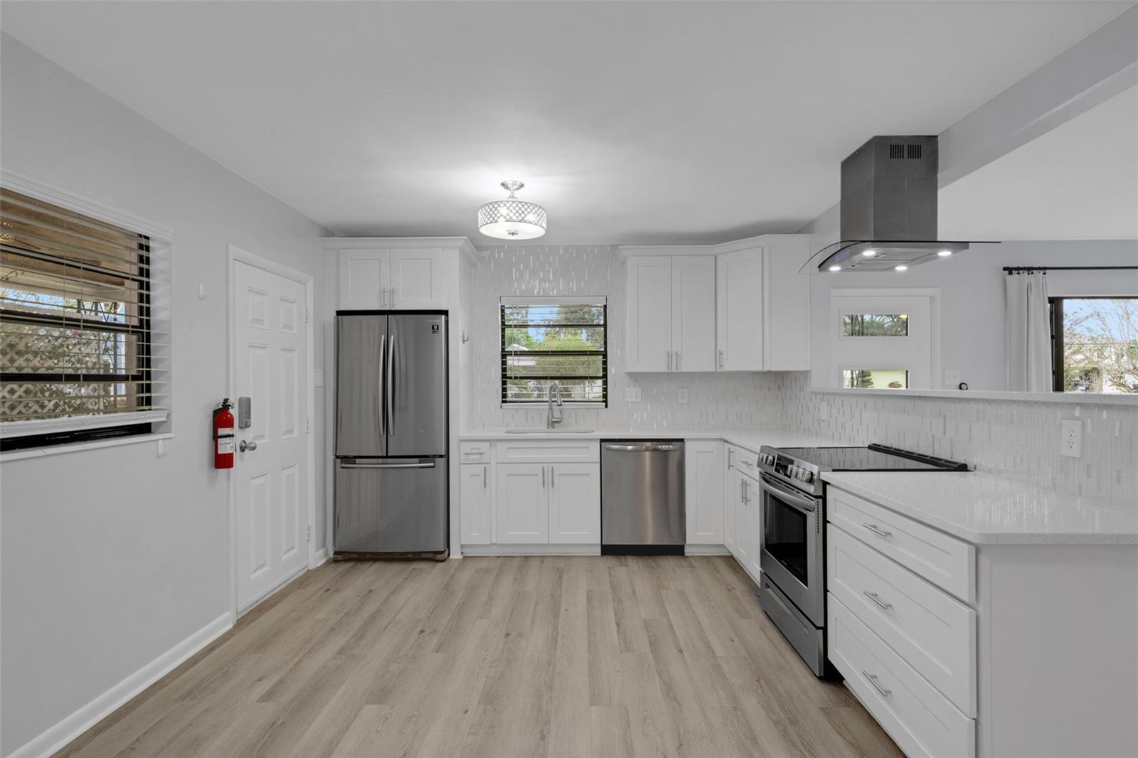 Image 16 of 59 For 918 Kentucky Avenue